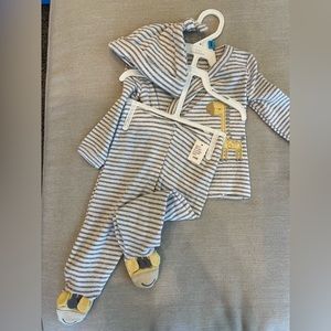 Carters 3 piece outfit Giraffe